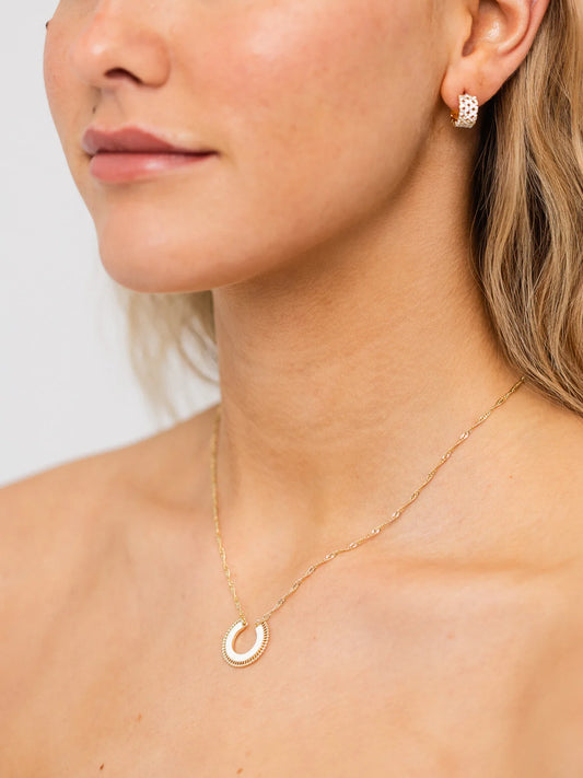 Lily creme necklace - Secrets by B