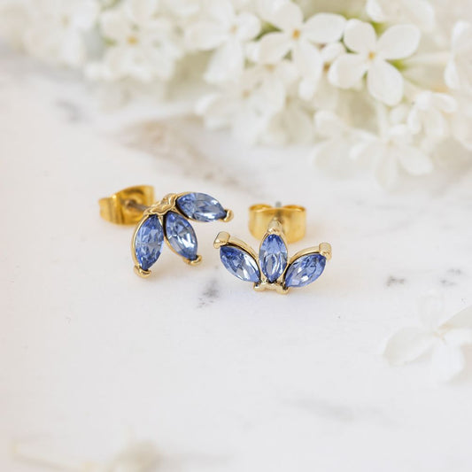 Pia earstuds light sapphire